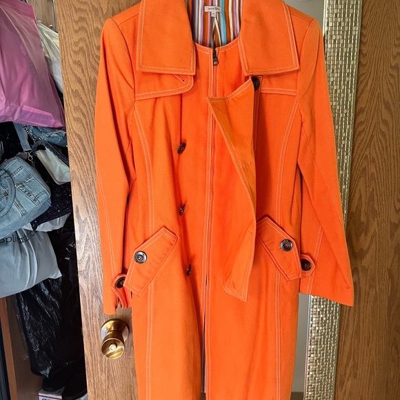 MAX D&G ORANGE COTTON TRENCH COAT SIZE MEDIUM WITH DETACHABLE BIB - Picture 3 of 14